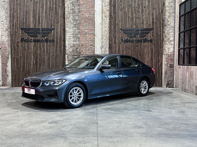 BMW 320i*AUT*SPORTSITZE*LEDER*LED*