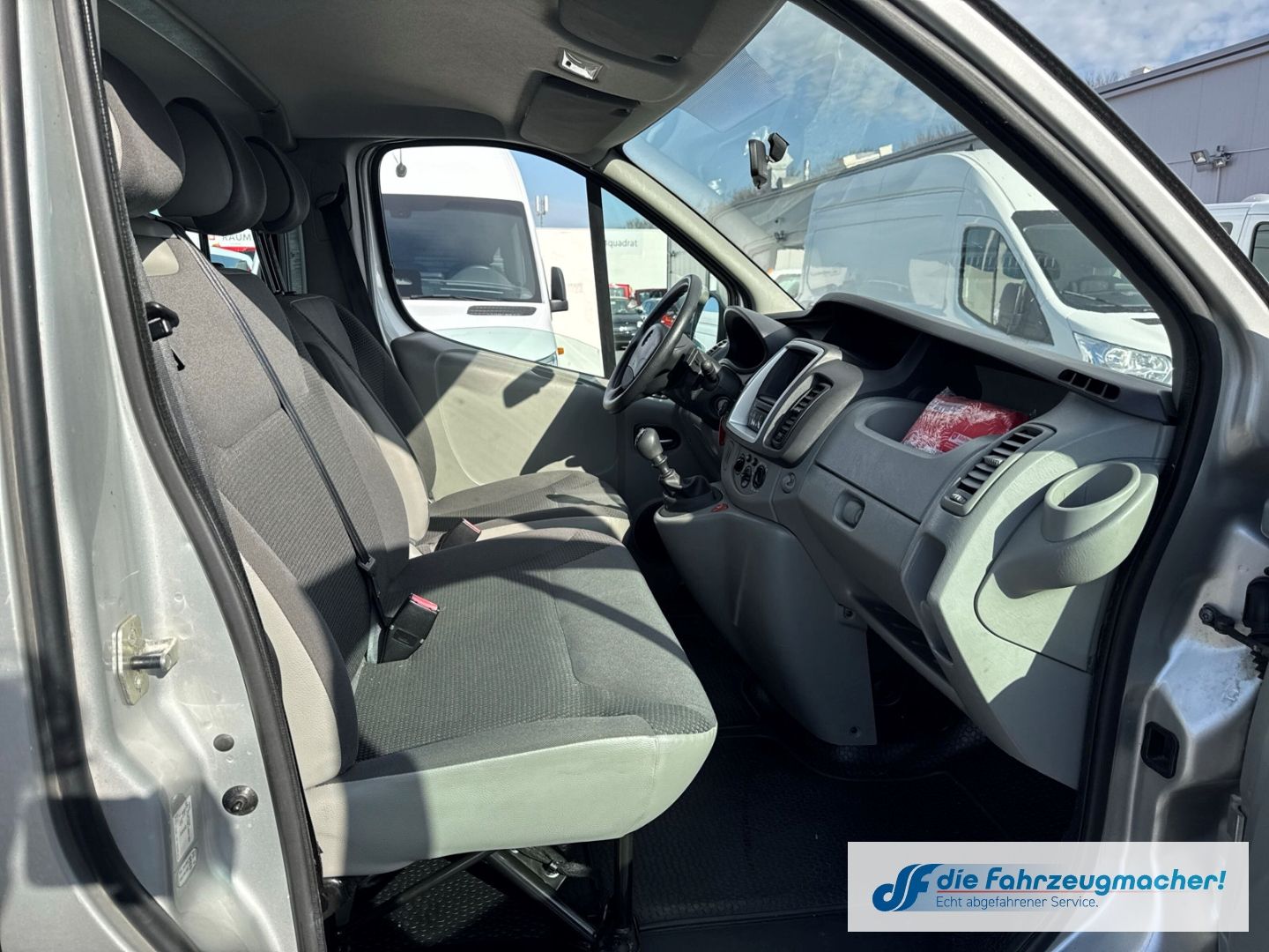 Fahrzeugabbildung Opel Vivaro Kombi L1H1 2,7t Klima *EXPORT