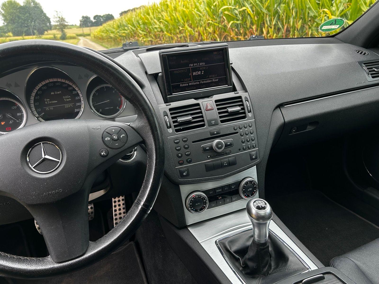 Mercedes-Benz C200 2009 — photo 9