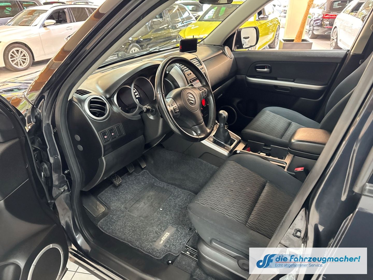 Fahrzeugabbildung Suzuki Grand Vitara 2.4 VVT Comfort Navi Xenon Sperrdif