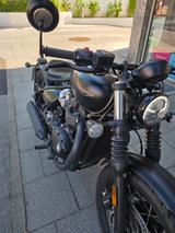Triumph Boneville Bobber Black Edition - Triumph Motorräder in München