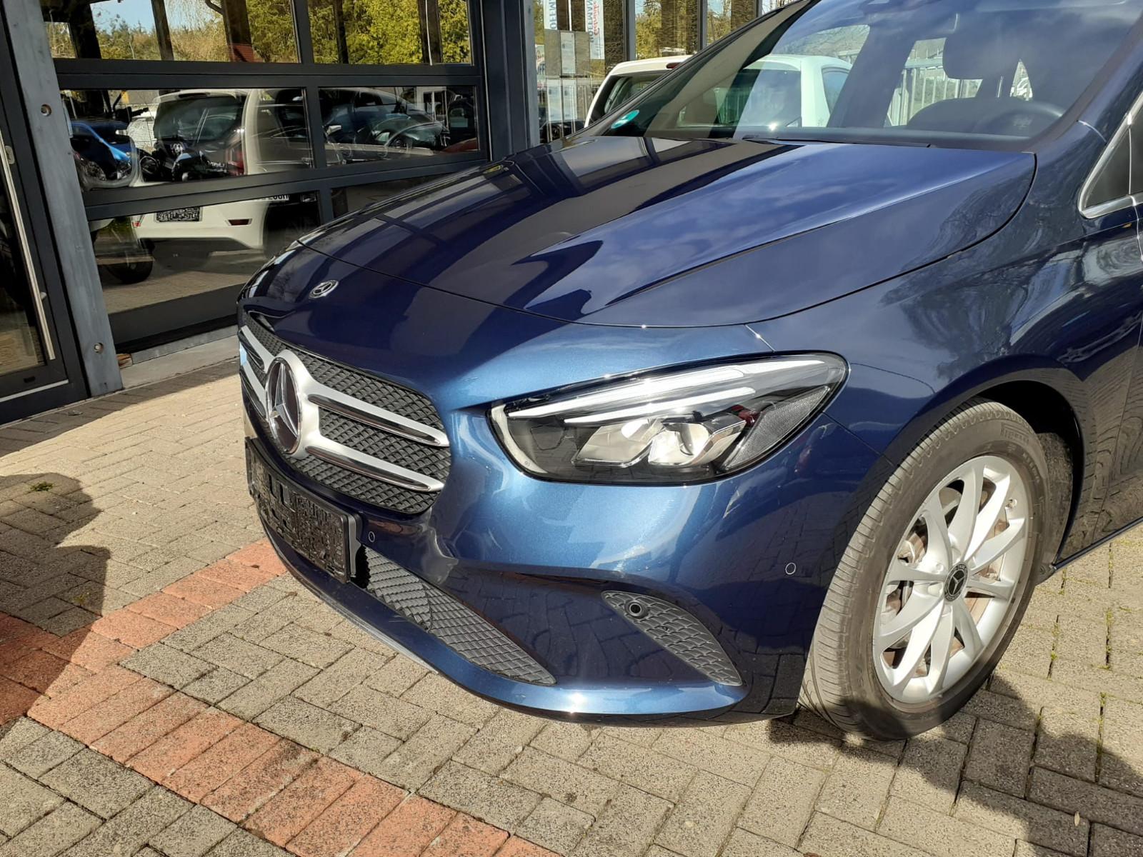 Mercedes-Benz B 220 B B 220 d Progressive