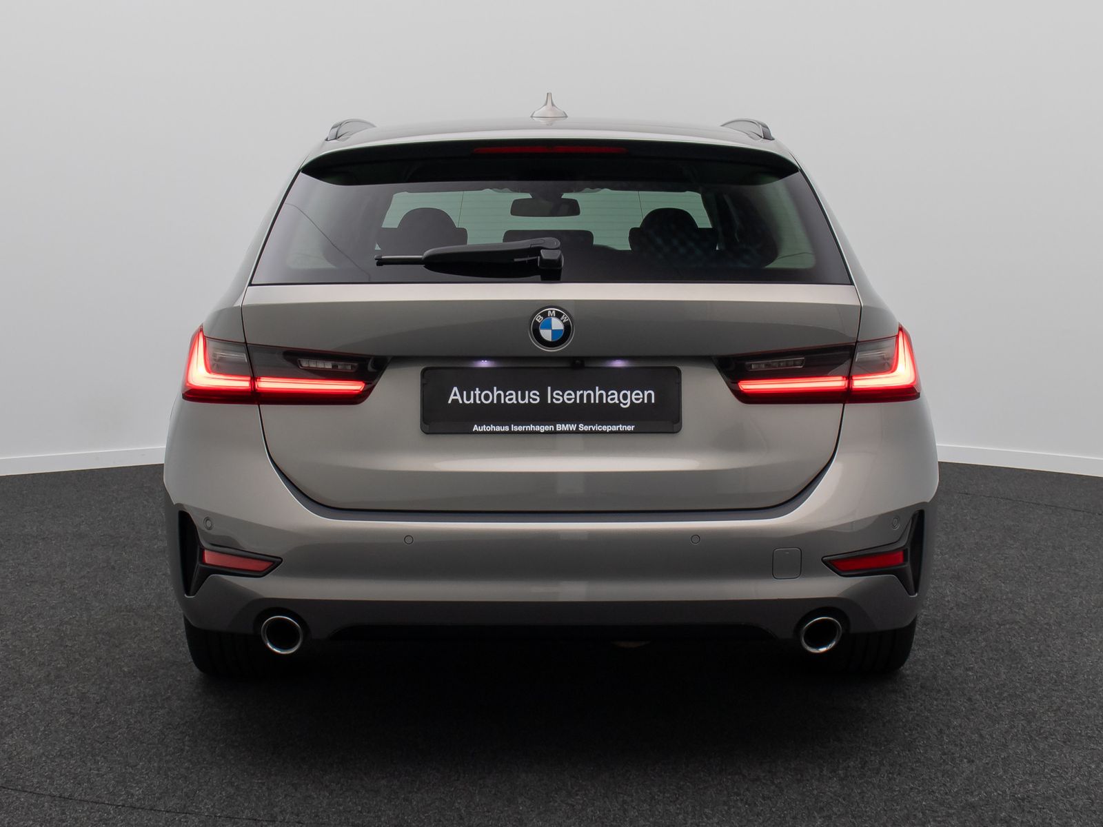 Fahrzeugabbildung BMW 320d xD Sport Line H/K DAB AHK Kamera 18Zoll