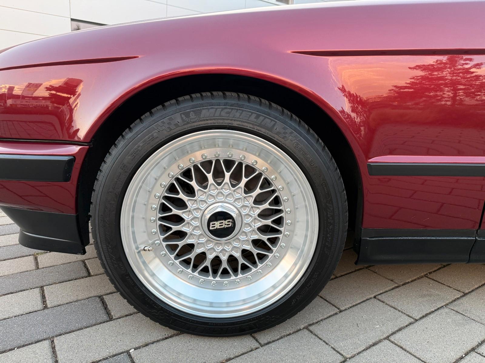 BMW 525I - 192 CV - TOIT OUVRANT -  BVM - VOLANT CUIR