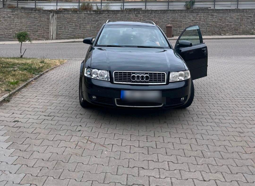 Audi A4 2004 — rear view