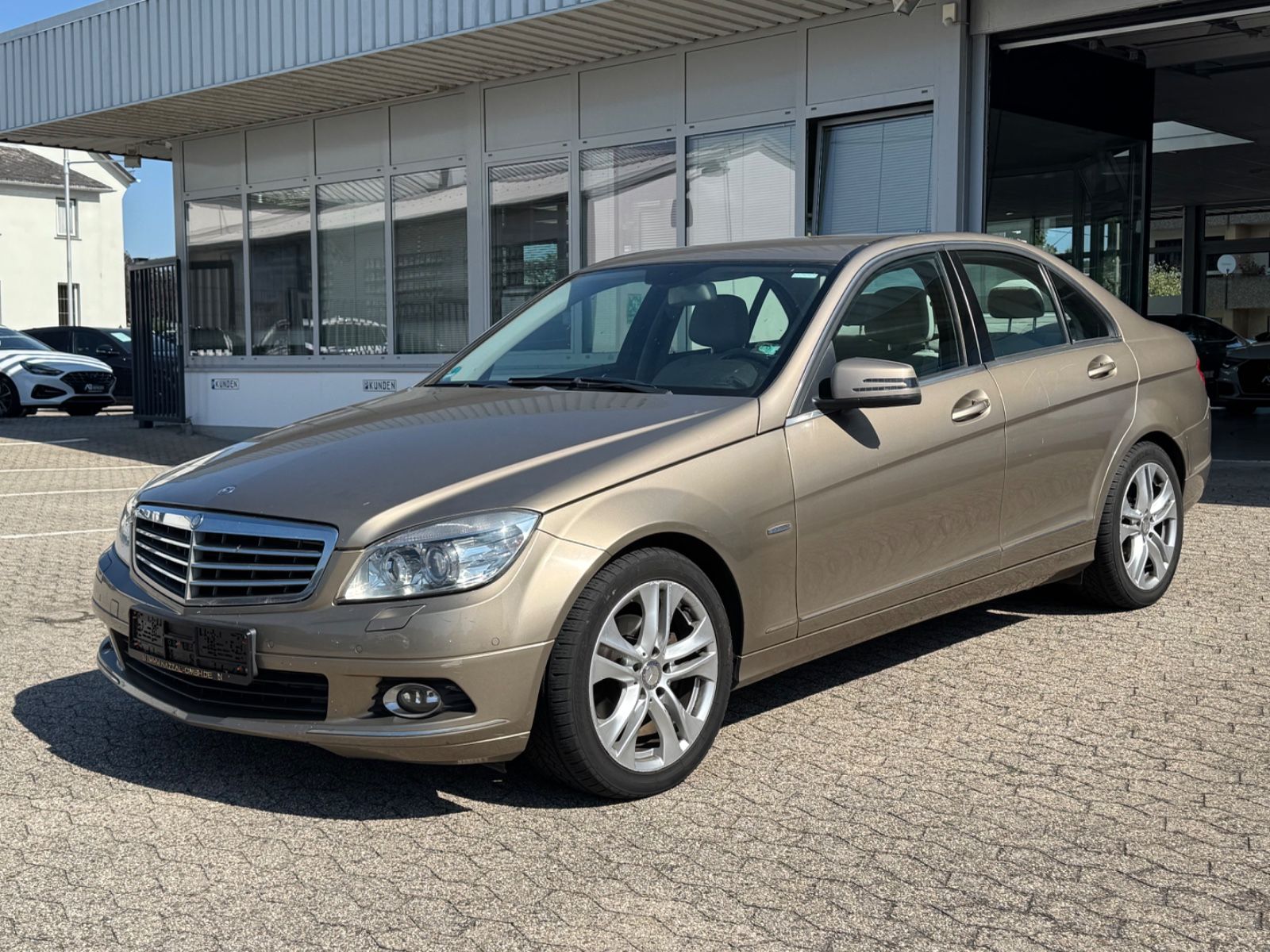 Fahrzeugabbildung Mercedes-Benz C 200 CDI BlueEfficiency/Limousine/TÜV/Xenon