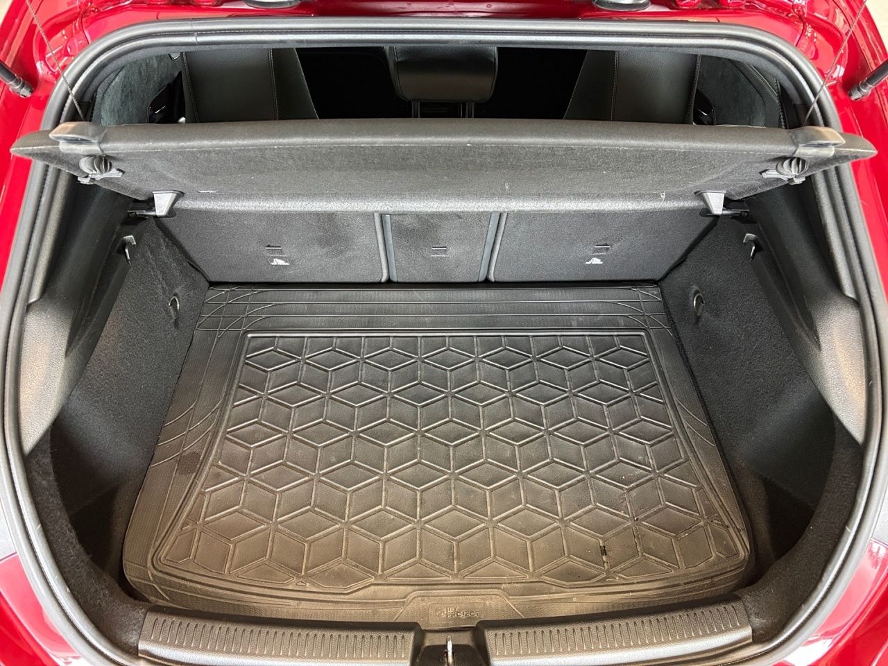 Fahrzeugabbildung Mercedes-Benz A 250 e AMG+NIGHT+MULTIB+BURM+STNDHZ+AMBIENTE++