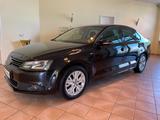 Volkswagen Jetta VI 1,6 TDI Navigation,Bi-Xenon,Shzg,Top ! - gebrauchte VW Jetta aus dem Jahr 2013
