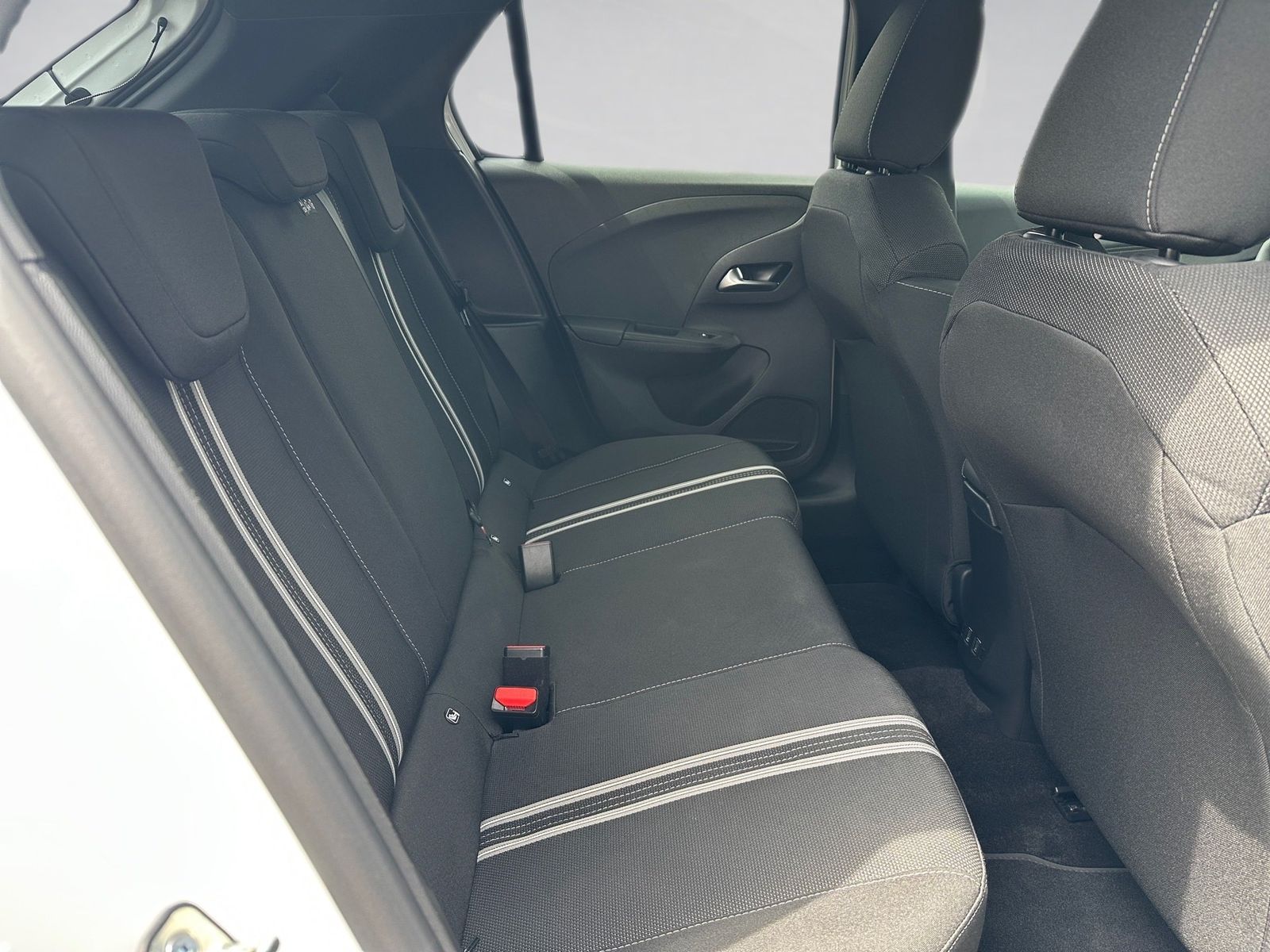 Fahrzeugabbildung Opel Corsa F 1.2 Turbo GS KlimaA,LED,Navi,SHZ,Kam.,LM