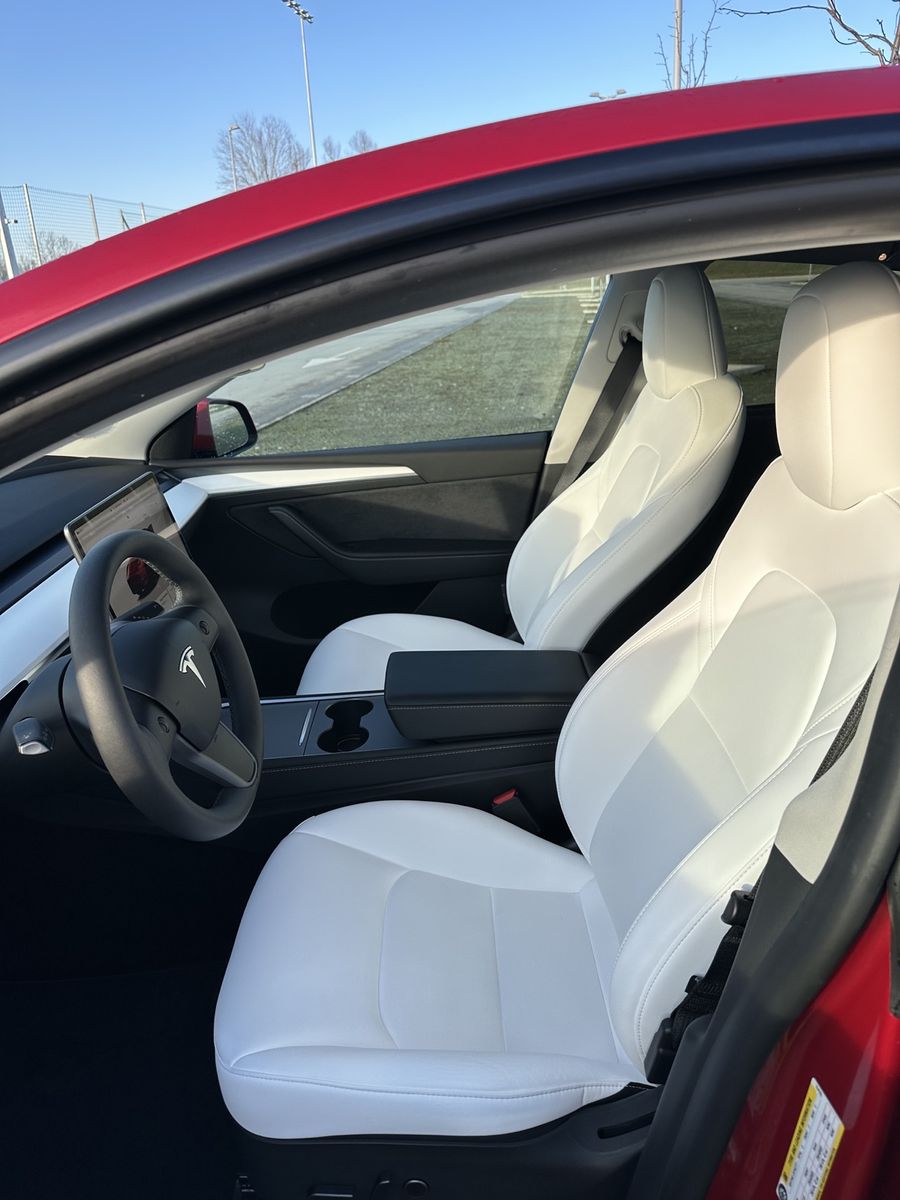 Tesla Model Y  RWD 20 Zoll  Red Multi-Coat foto 5