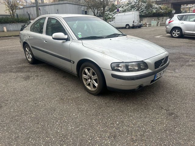 Volvo s60  128.000km