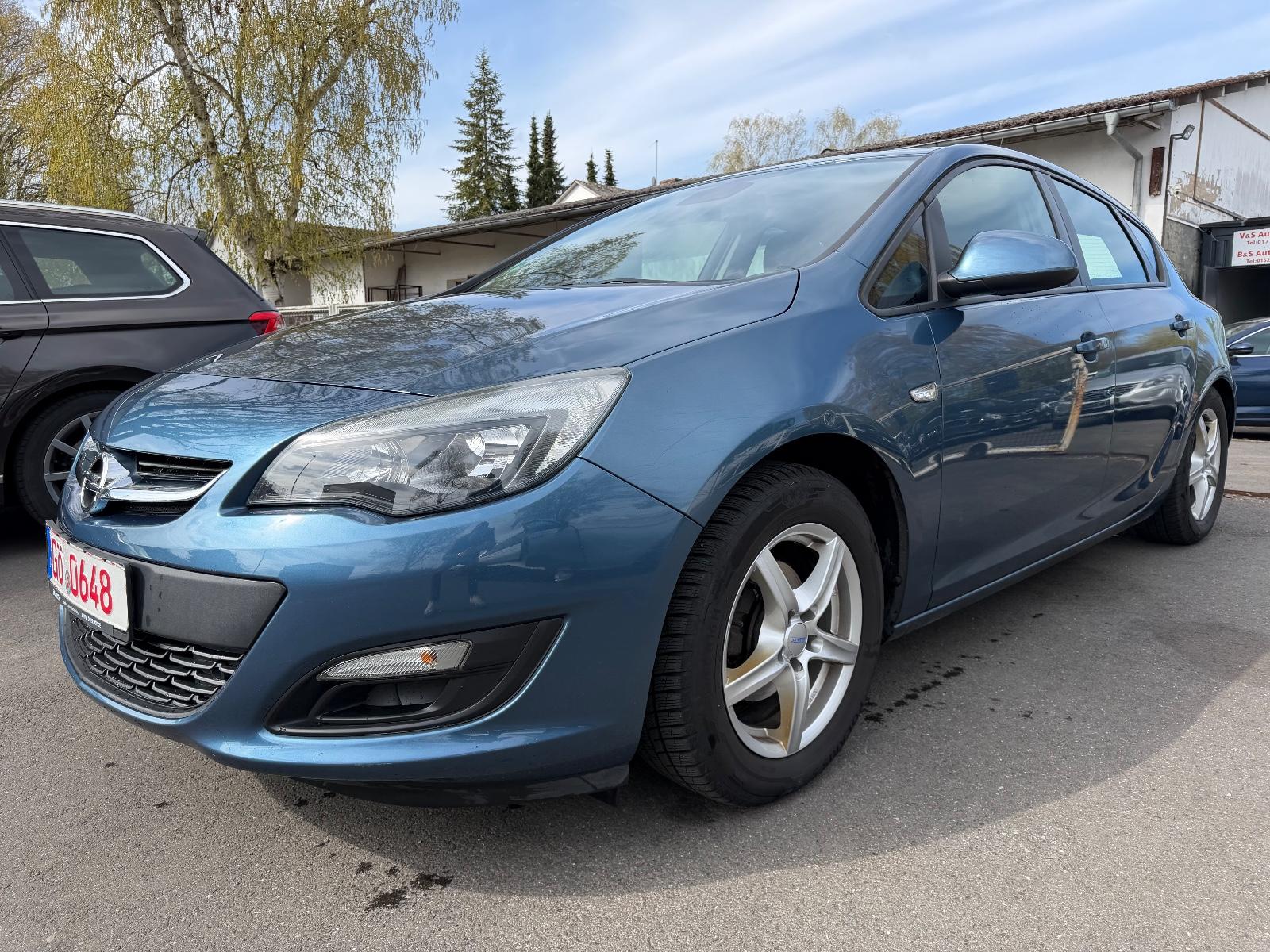 Opel Astra J Lim. 5-trg. Edition 1.6  Klima PDC Tempo
