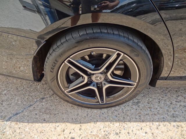 Fahrzeugabbildung Mercedes-Benz E 300 de/AMG/Pano/Widesreen/AHK/Leder/