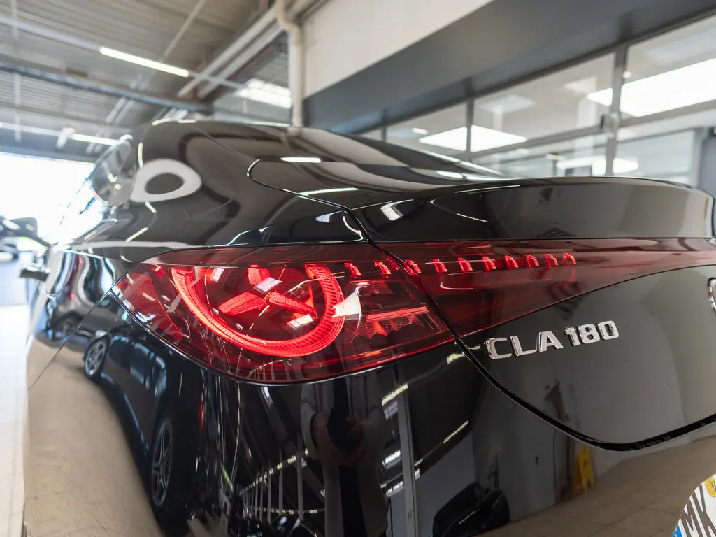 Mercedes-Benz CLA 180 Coupé AMG Advanced + NIGHT PANO LED SHZ