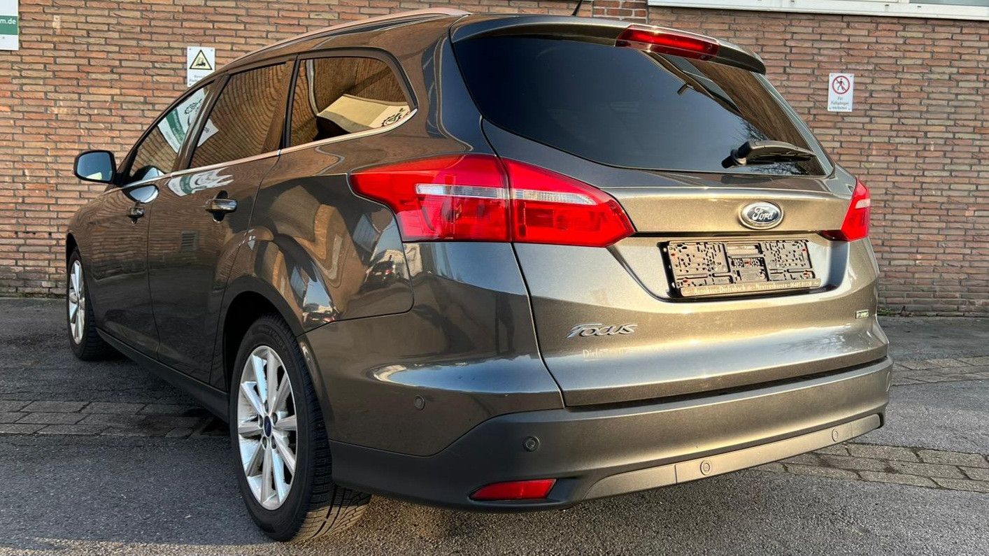 FORD Focus Turnier Titanium selbst Parkassistent