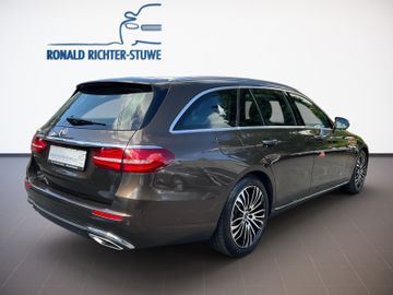Mercedes E 200 - 4