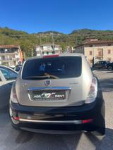 Lancia Ypsilon 1.3 MJT 75 CV Argento - Lancia Ypsilon Argento mit Diesel-Antrieb