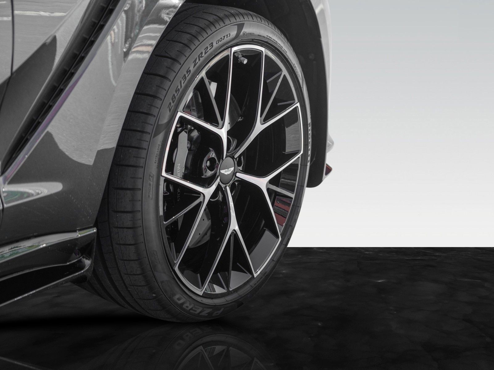Aston Martin DBX707 | Remote Heat | Signature Paint foto 18