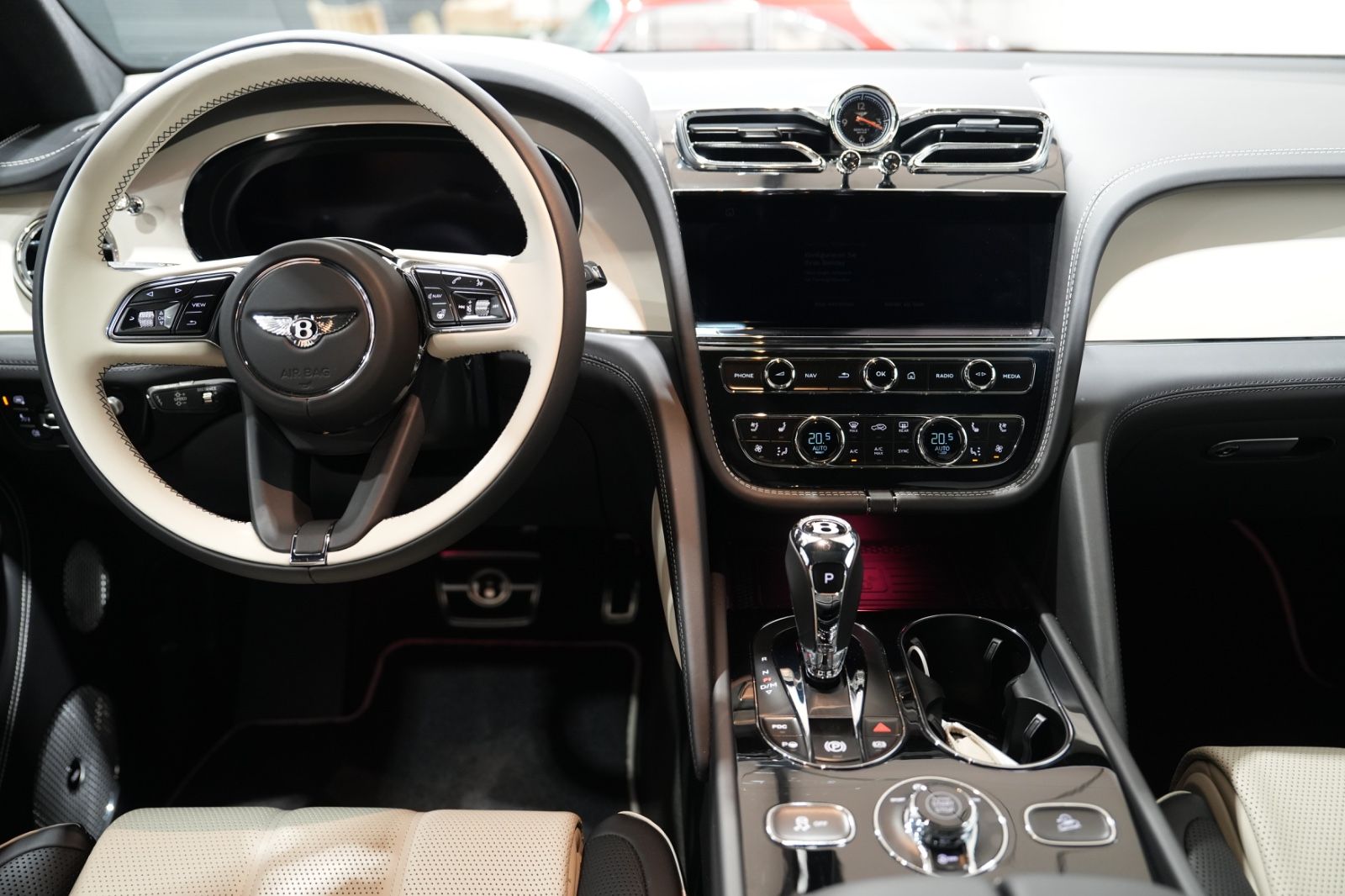 Fahrzeugabbildung Bentley Bentayga * Azure V8 * VOLL