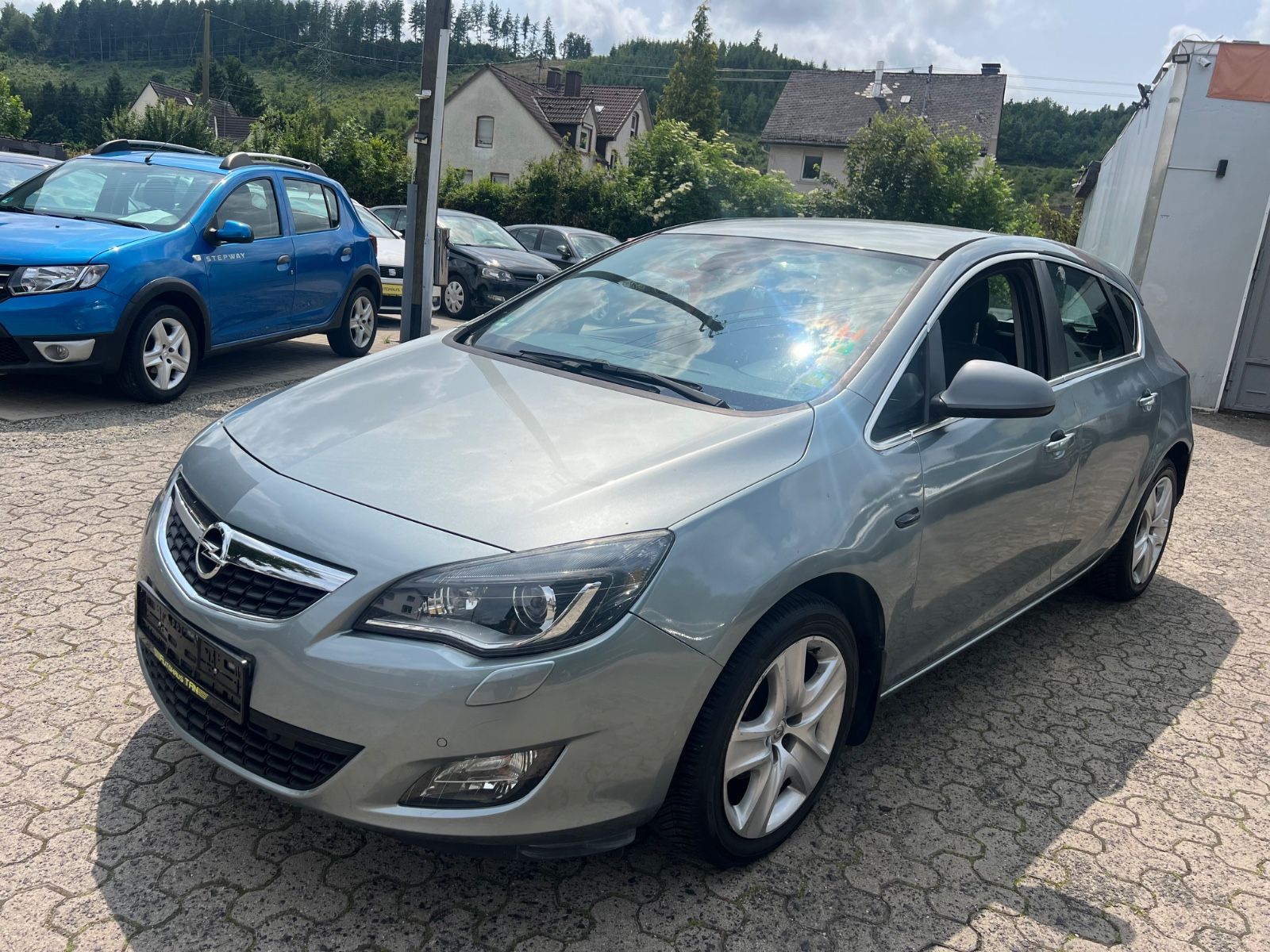 Fahrzeugabbildung Opel Astra J Lim. 5-trg. Innovation