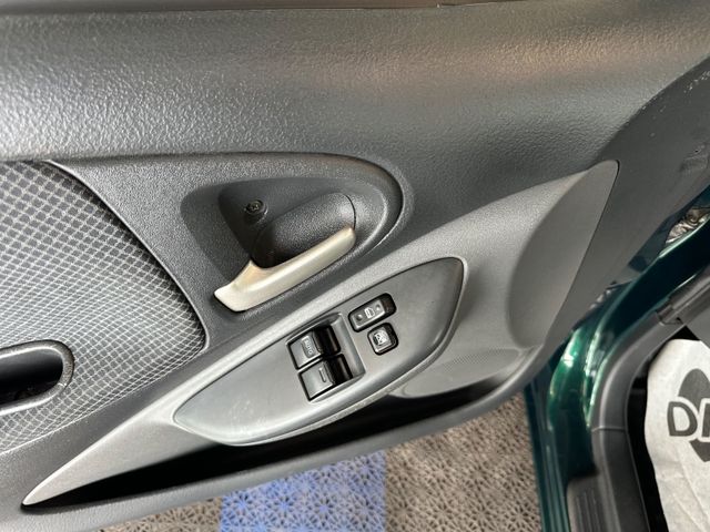 Toyota Yaris  1.3 Sol