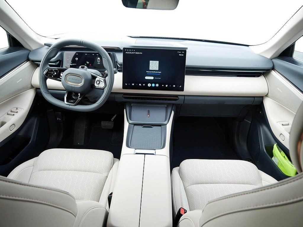 Lynk & Co 08