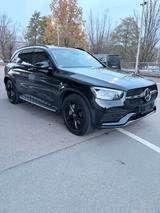 Mercedes-Benz 300 GLC 300 d 4MATIC Autom. - Mercedes-Benz 300 mit Diesel-Antrieb