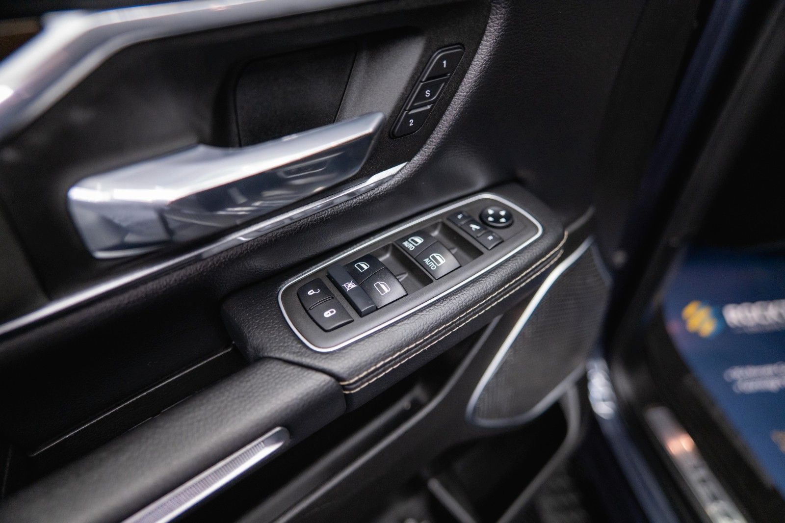 Fahrzeugabbildung Dodge RAM 5.7 V8 HEMI 4x4 NIGHT-Paket LARAMIE 22 Zoll