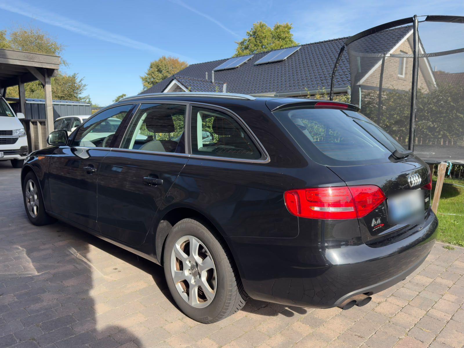 Audi A4 2010 — photo 5