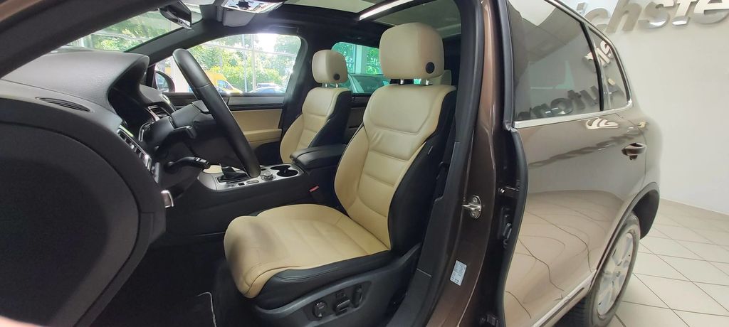 Volkswagen Touareg V6 3.0 TDI AHK PANO STANDH NETTO 16.500