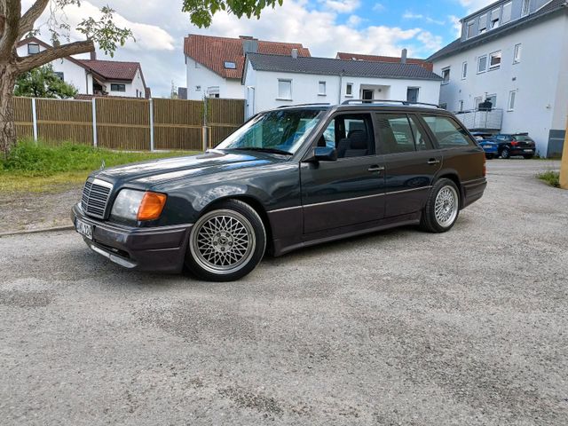 Mercedes-Benz E220 W124/S124 AMG Paket T-M...