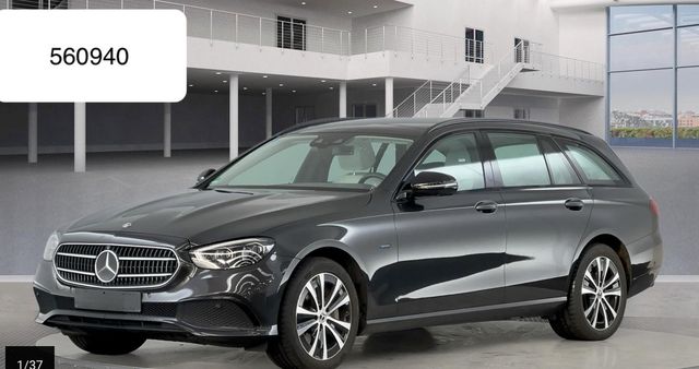 Mercedes-Benz E 300 de 4Matic+Widescr+ Multib+SiKlima+360°+++