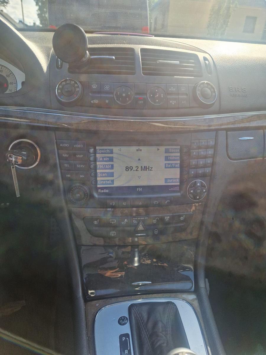 Mercedes-Benz E280 2005 — photo 7