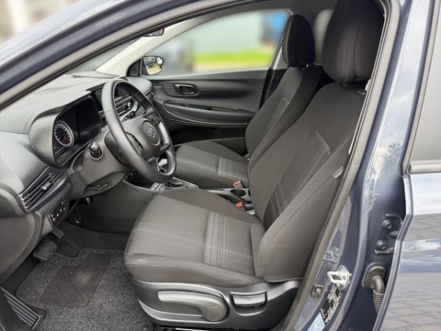 Fahrzeugabbildung Hyundai i20 1.0 T-Gdi DCT Select +KLIMA+PDC+RADIO+DAB+UV