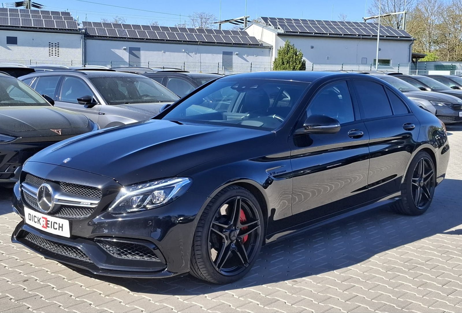 Fahrzeugabbildung Mercedes-Benz c63s AMG PANO*LEDER*BURMESTER*MULTIBEAM*DISTR.