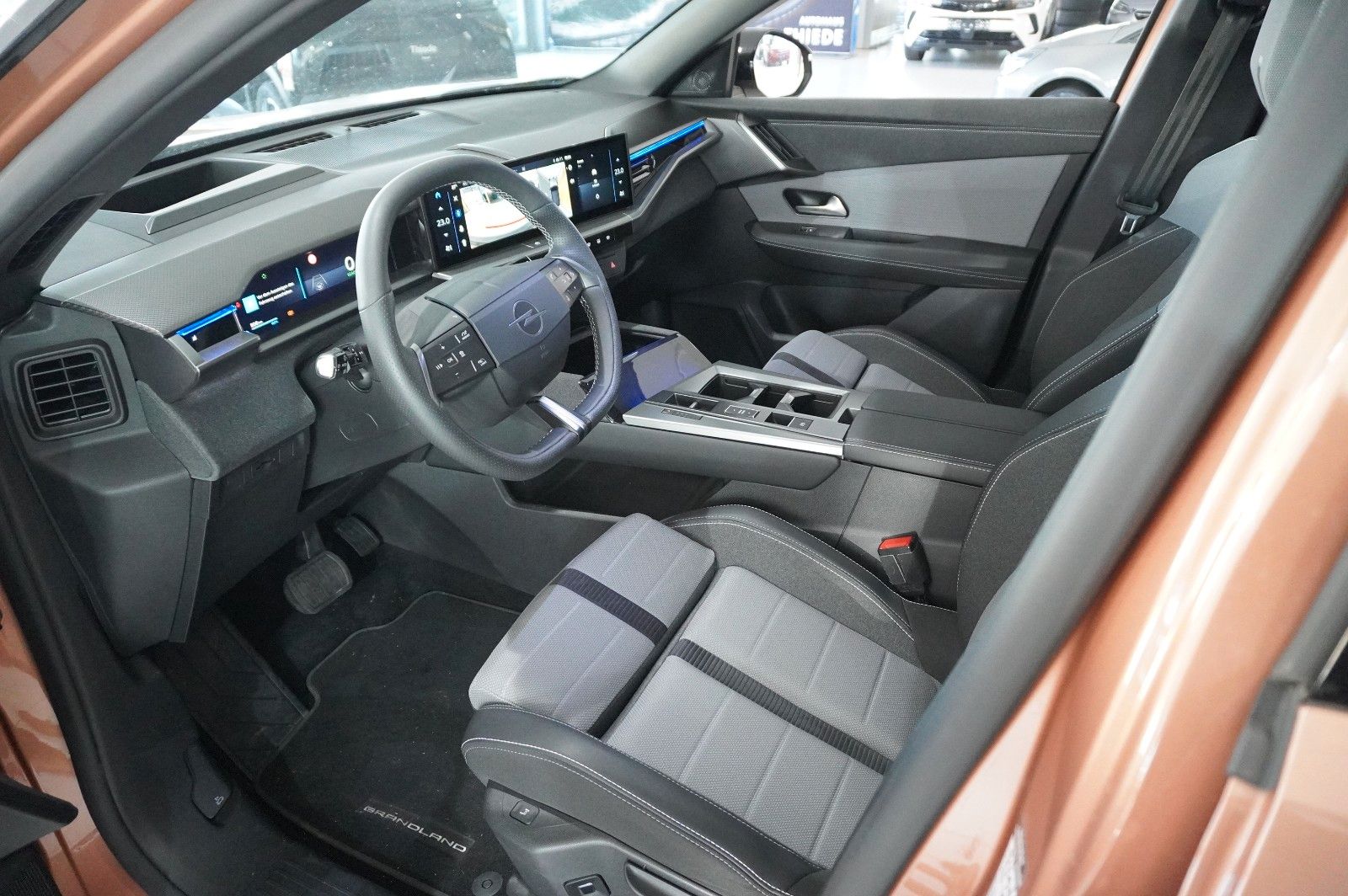 Fahrzeugabbildung Opel Grandland ELECTRIC GS SPORT 73KWH NAVI/360° /HUD