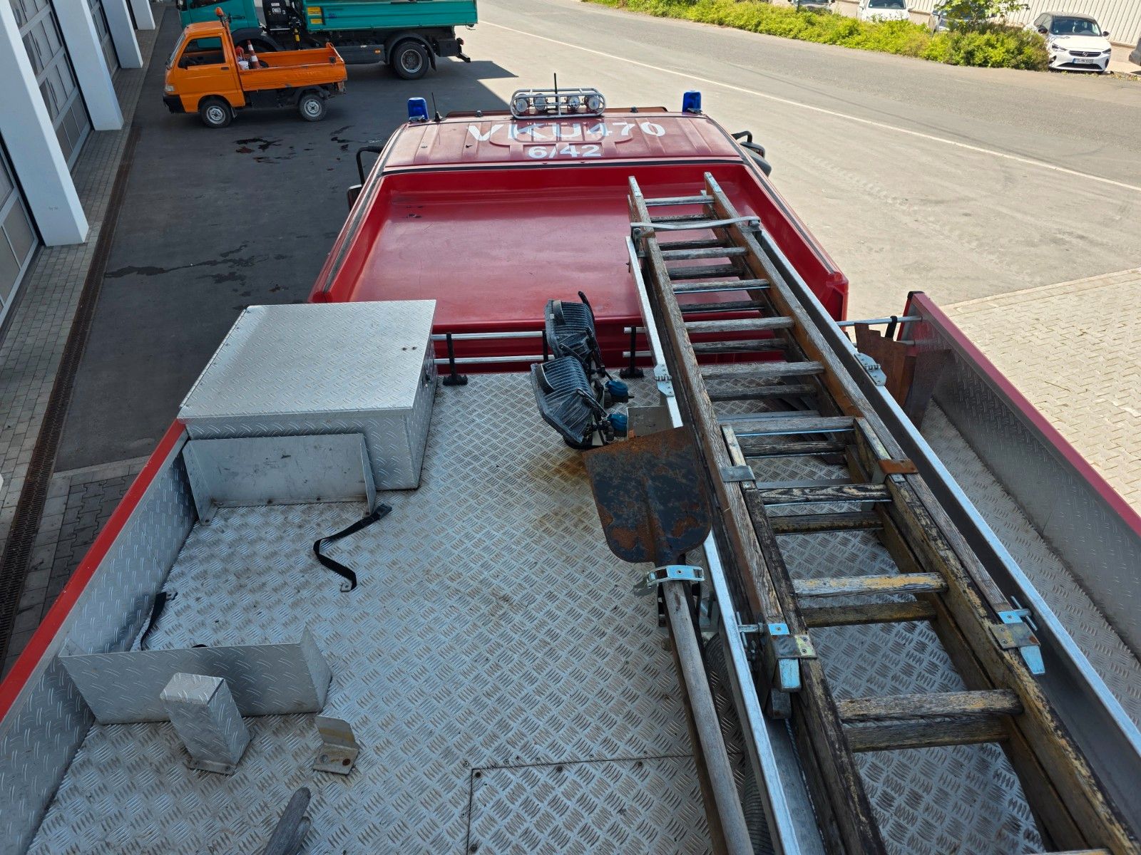 Fahrzeugabbildung Iveco EuroFire FF95E18W 4x4 LF8/6 Löschfahrzeug