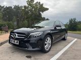 Mercedes-Benz C 200 T Autom. - KAMERA+CARPLAY+AZV