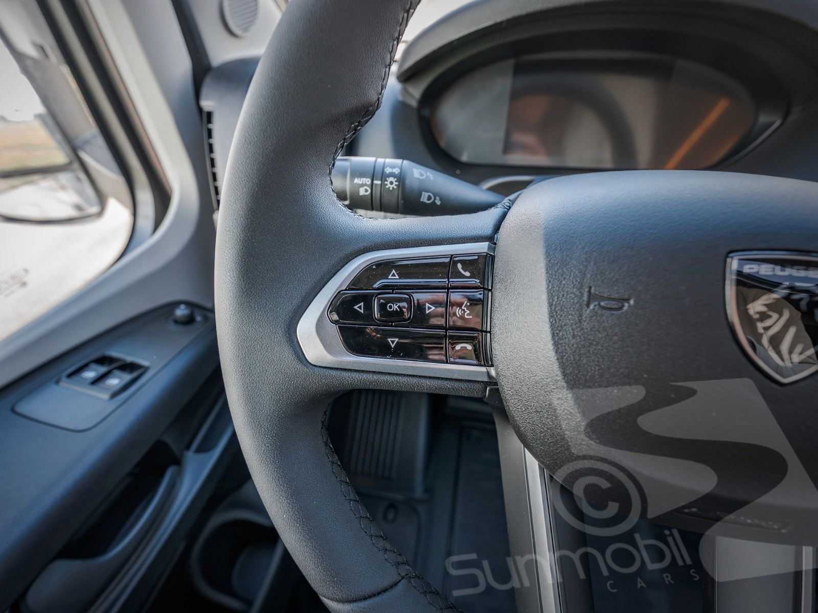 Fahrzeugabbildung Crosscamp EXPDN 7.0 E Peugeot Automatik
