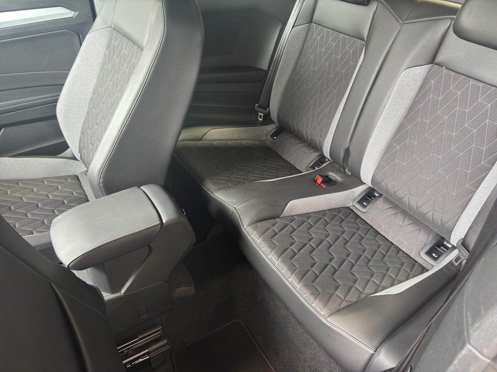 Volkswagen T-Roc - Bild 11