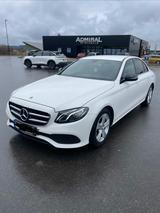 Mercedes-Benz E 220 d Autom. - - Mercedes-Benz E 220 mit Diesel-Antrieb: Weiß, Limousine