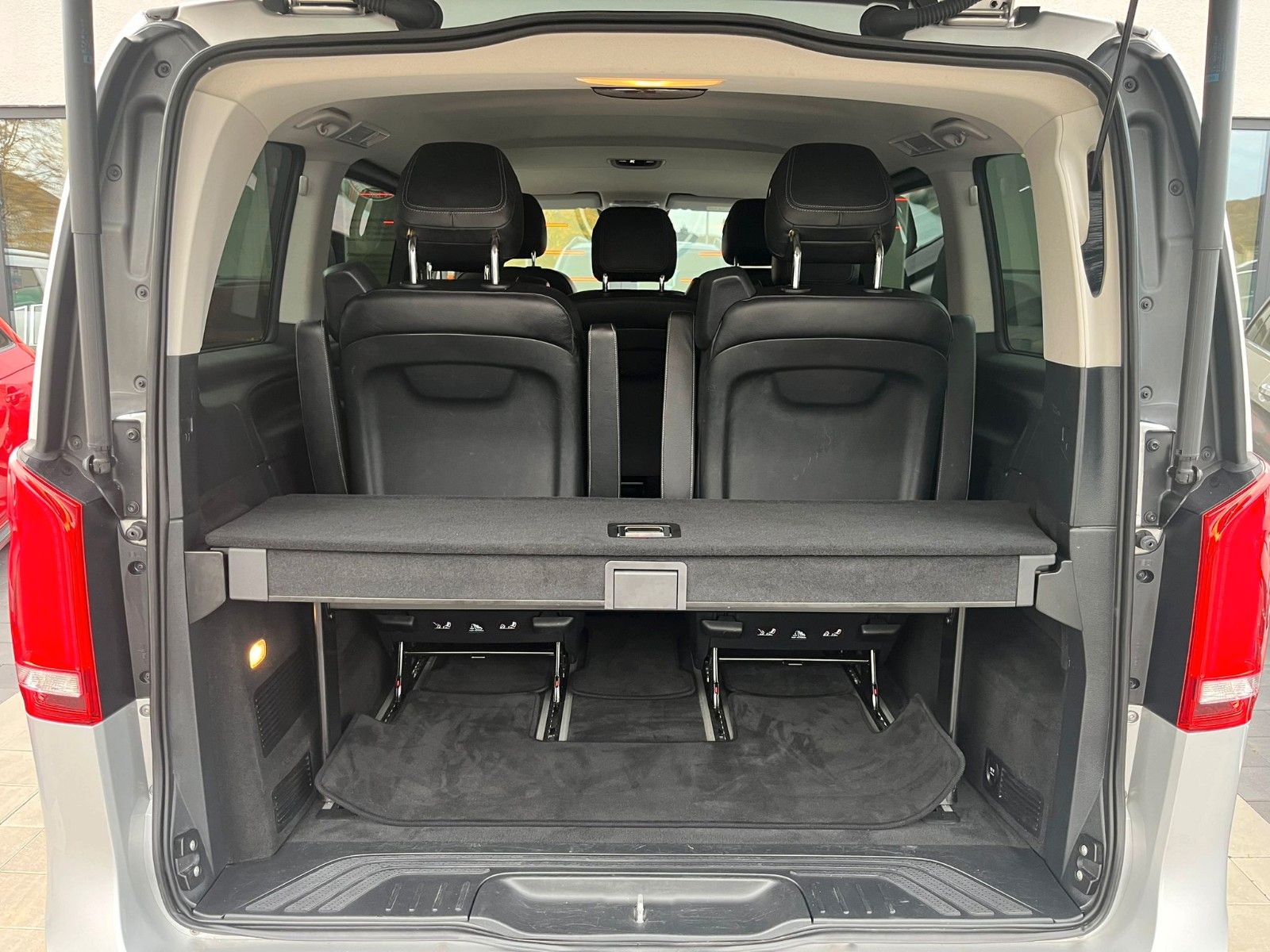 Fahrzeugabbildung Mercedes-Benz V 250 CDI Edition 4Matic Bluetec Kompakt