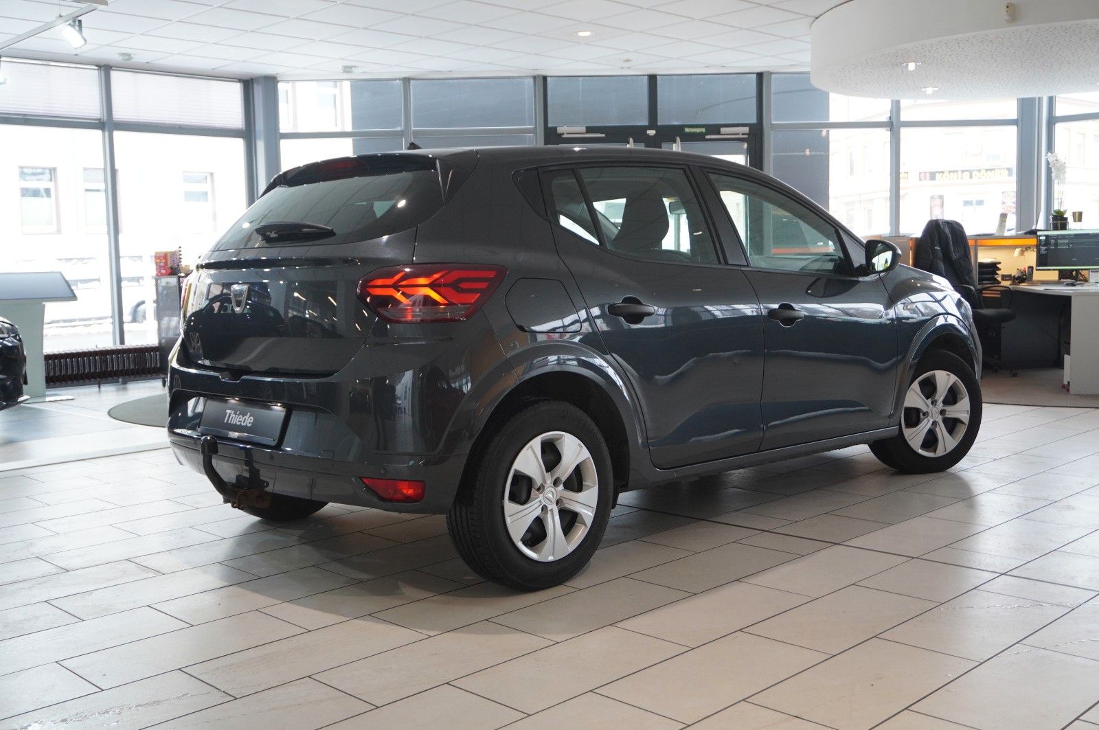 Fahrzeugabbildung Dacia Sandero III 1.0 TCE COMFORT LED/DAB/SHZ/TEMP/AHK