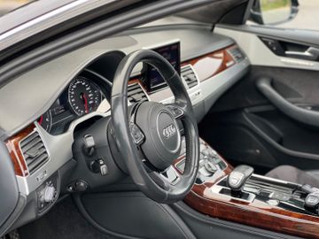 Audi A8 - 7