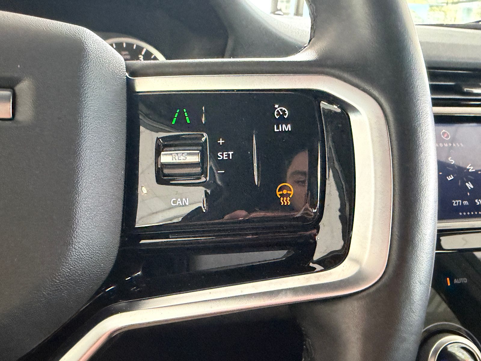 Fahrzeugabbildung Land Rover Discovery Sport S /360°KAM/ACC/NAVI/SHZ/L-HEIZUN