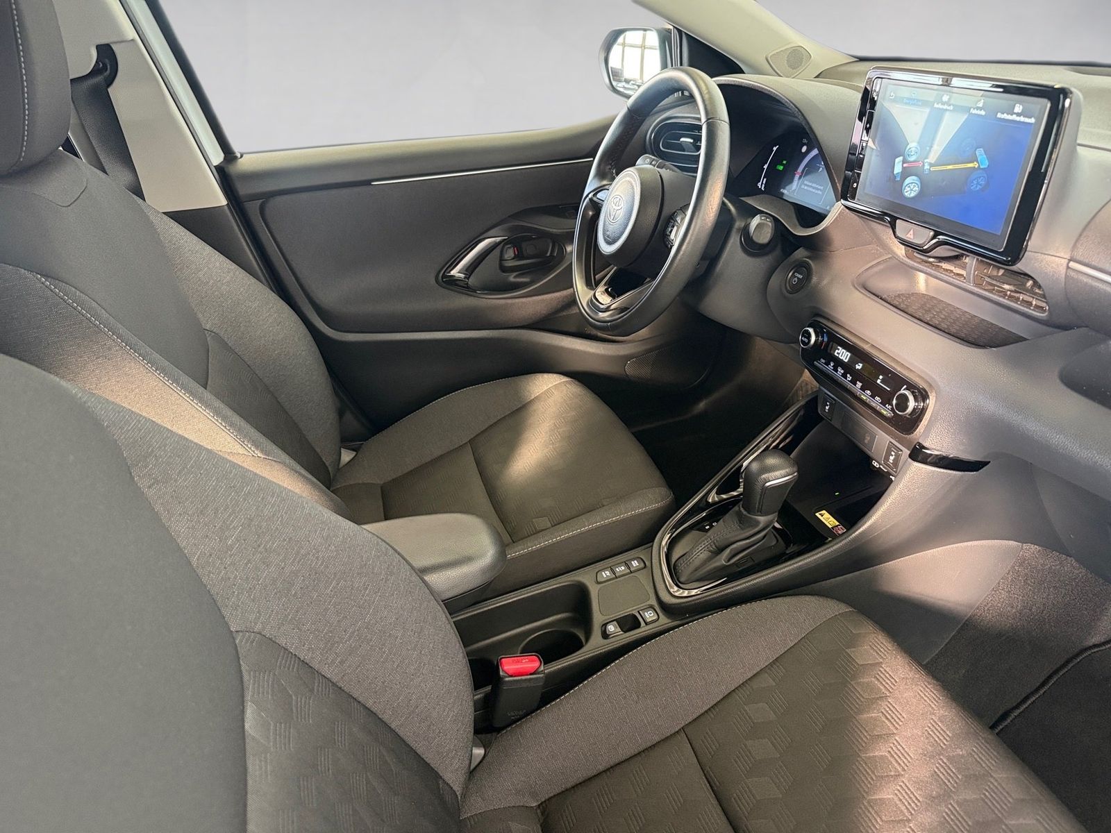 Fahrzeugabbildung Toyota Yaris & 1.5 Black & White Black&White Kam,Sitzhz