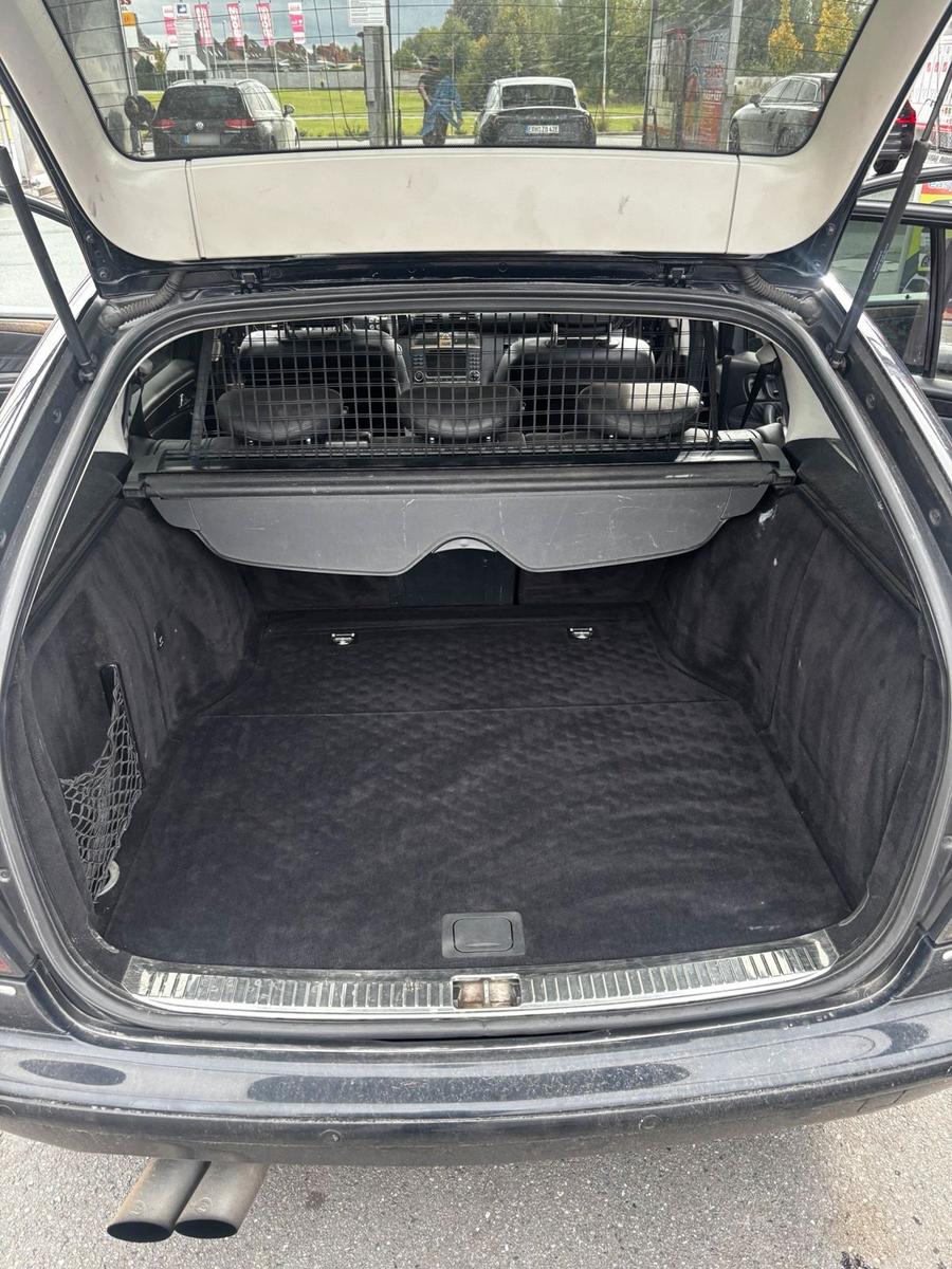 Mercedes-Benz C320 2005 — photo 11