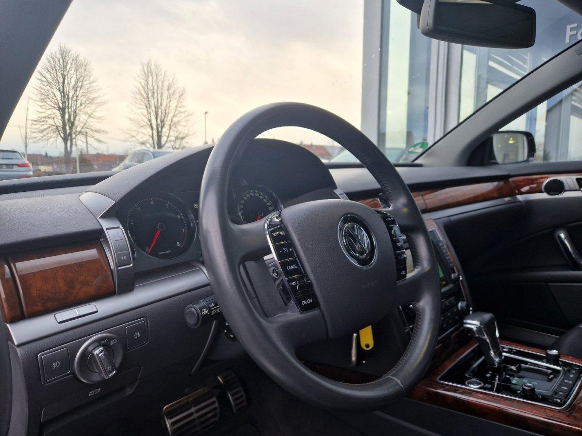 Volkswagen Phaeton V8  ACC Xenon Leder Kamera Dynaudio Stan