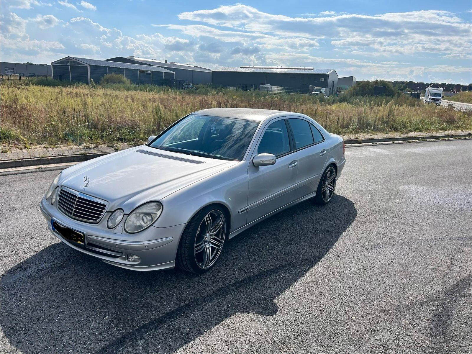 Mercedes-Benz E 320