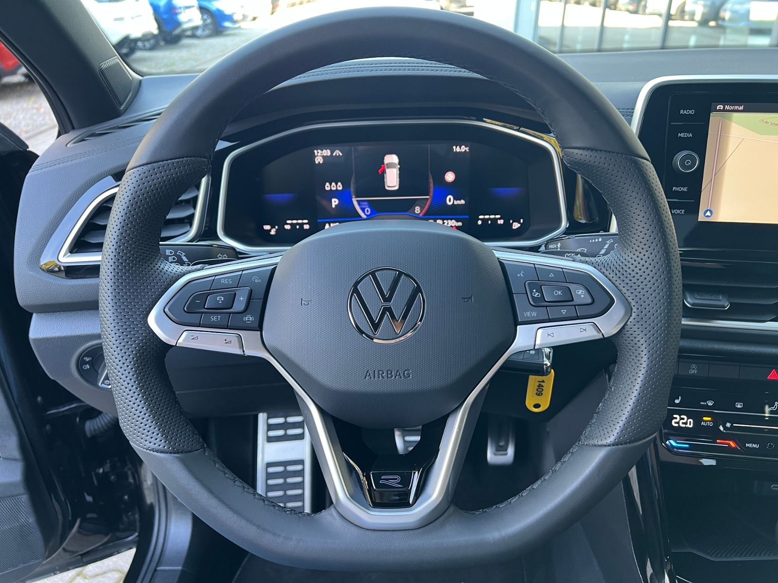 Fahrzeugabbildung Volkswagen T-Roc R-Line 1.5 TSI DSG *AHK, LED, Navi, Kamera